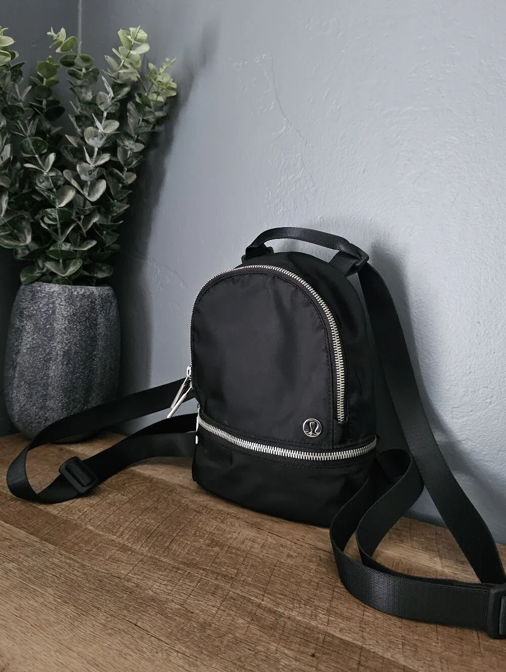 lululemon athletica mini crossbody